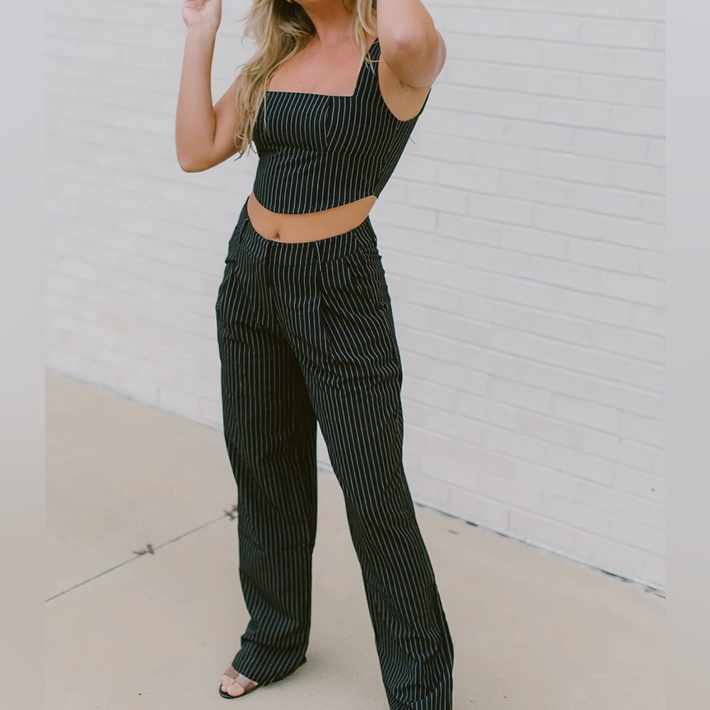 Motel Rocks Set - Picture 4 of 4